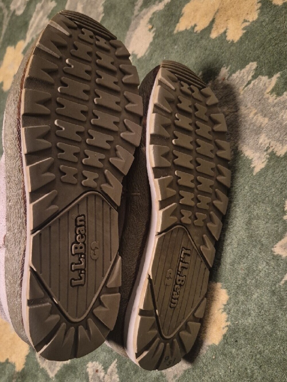L.L. Bean Light Gray High-Top Women's Sneakers - Picture 4 of 12